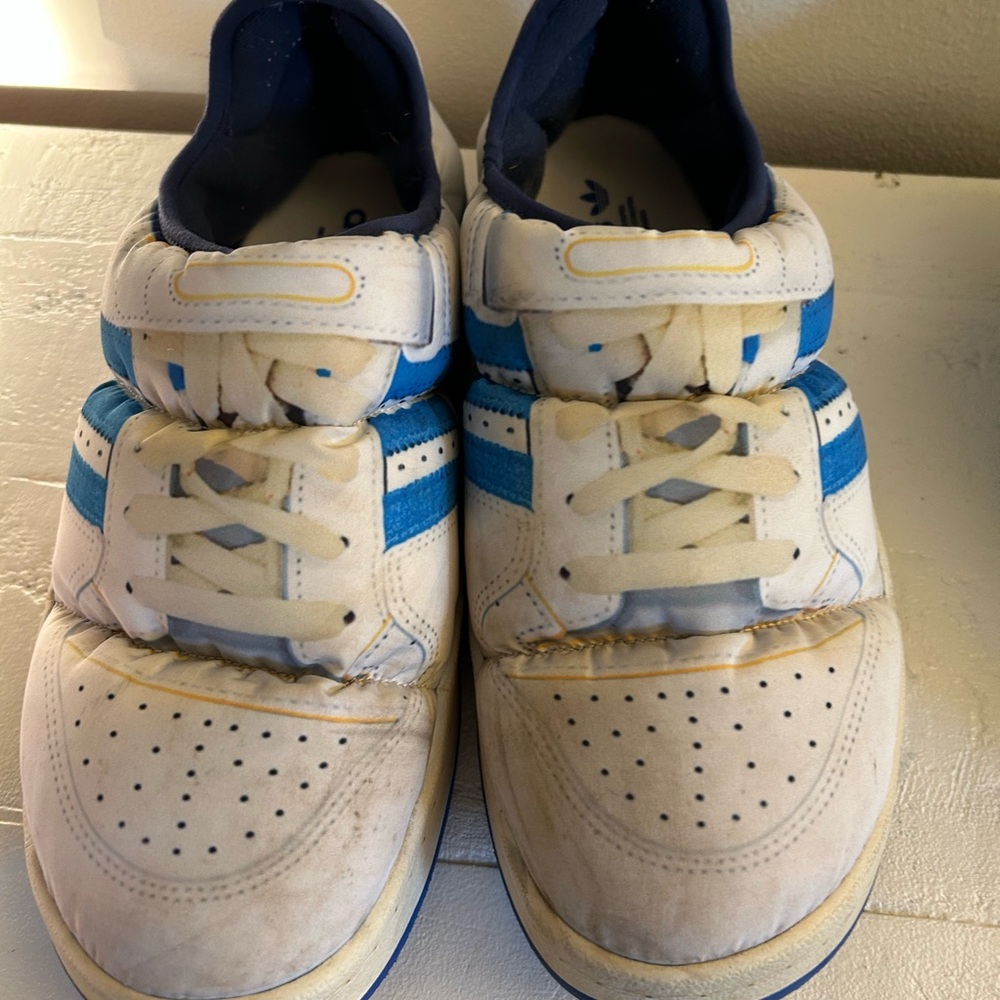adidas Men's Cream and Blue Sneakers